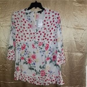Too cute, floral tunic; dress it up or down